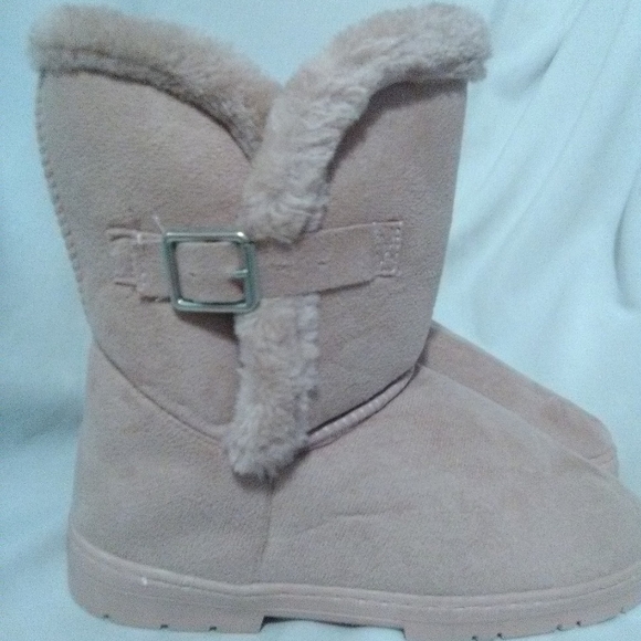 (NWT)-WOMEN'S BOOTS BY CHATZ - Picture 2 of 5